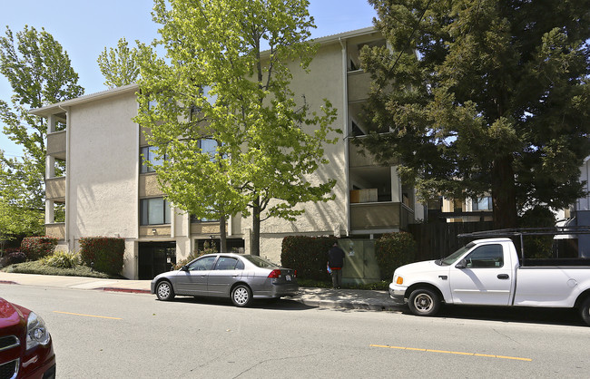 Elm Place in San Carlos, CA - Building Photo - Building Photo