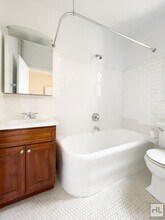 201-205 W 11th St-Unit -5G in New York, NY - Building Photo - Building Photo