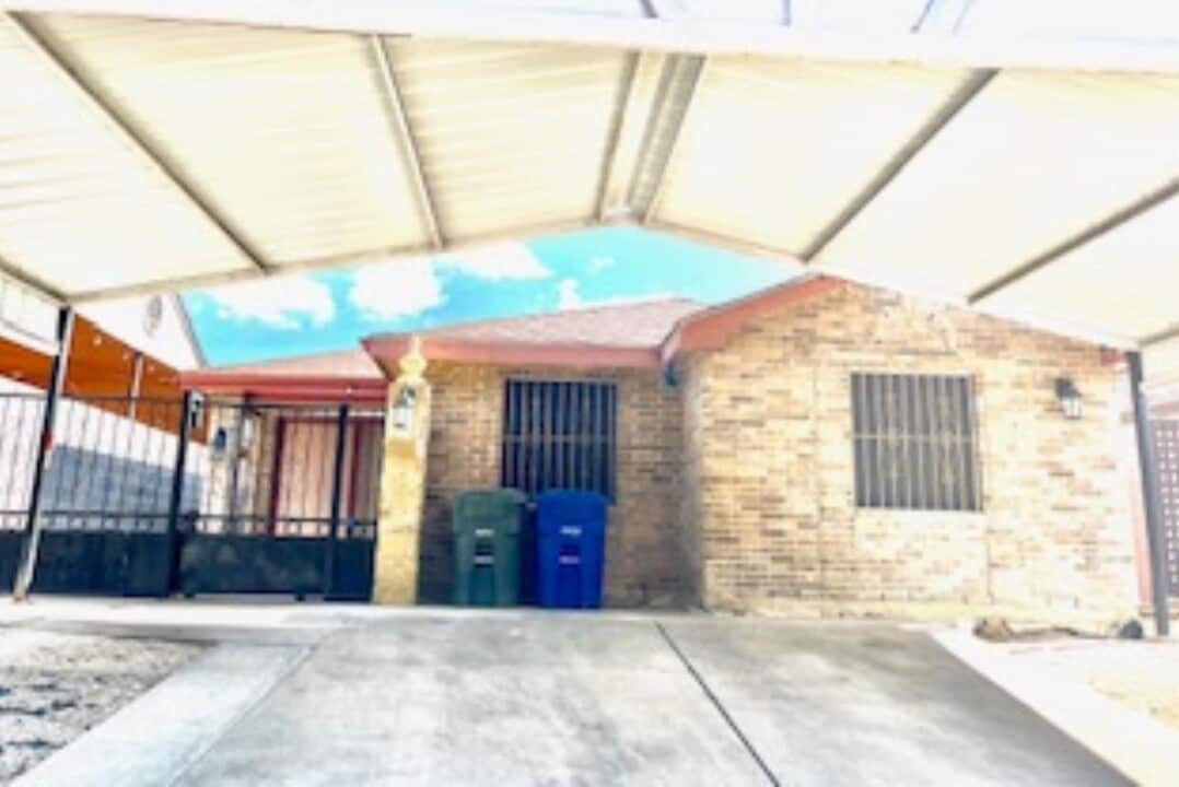 6009 Colt Dr in Laredo, TX - Building Photo