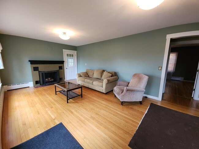 907 W Swanzey Rd in Swanzey, NH - Building Photo - Building Photo