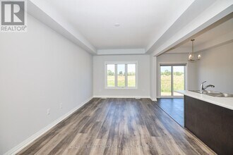 34 W Crk Ct in Welland, ON - Building Photo - Building Photo