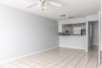 Phoenix Villas in Gainesville, FL - Building Photo - Interior Photo