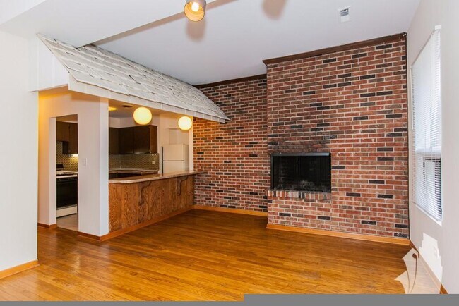 877 W Lill Ave, Unit D1