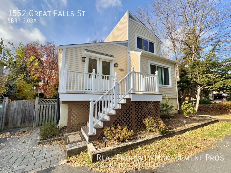 1552 Great Falls St in McLean, VA - Building Photo