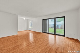 57 Lawson Ln in Ridgefield, CT - Building Photo