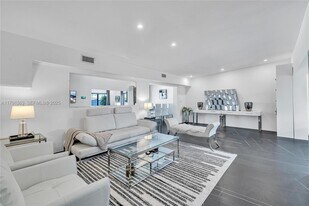 560 NW 116th Terrace in Miami, FL - Building Photo