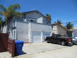 2045 Thomas Ave in San Diego, CA - Building Photo - Building Photo