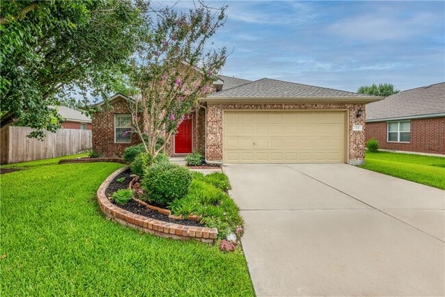 114 Inman Dr in Hutto, TX - Building Photo - Building Photo