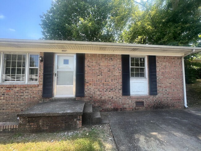402 Parrish St in Martin, TN - Building Photo - Building Photo