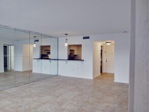 3702 NE 171 St in Miami, FL - Building Photo - Building Photo