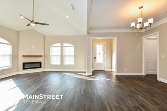 8811 Creek Run Rd in Fort Worth, TX - Building Photo - Building Photo