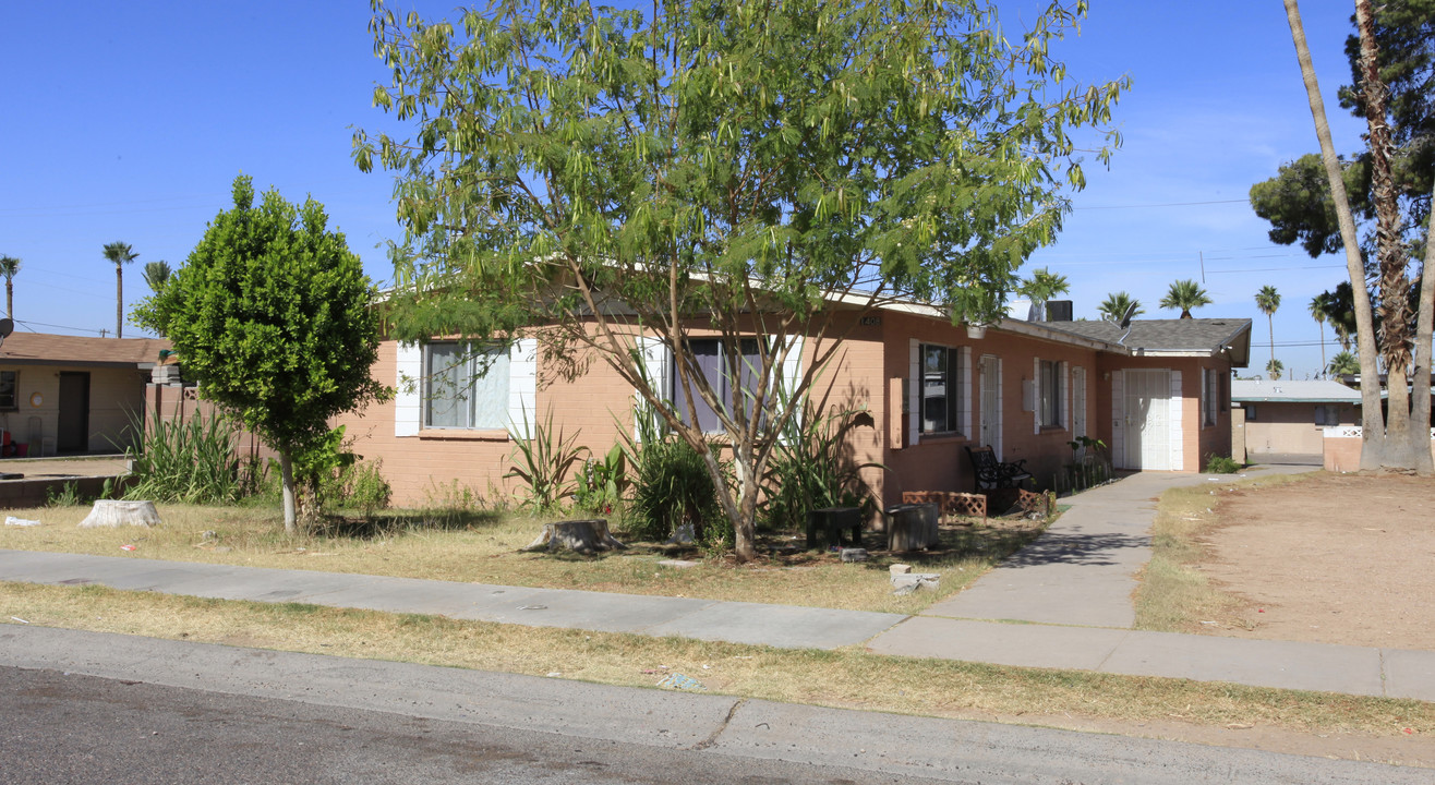 1410 N 50th St in Phoenix, AZ - Building Photo