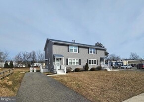 1036 Magnolia Rd in Vineland, NJ - Building Photo