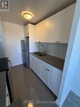 7555 Goreway Dr in Mississauga, ON - Building Photo - Building Photo