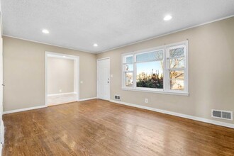 6005 E 99th Terrace in Kansas City, MO - Building Photo - Building Photo