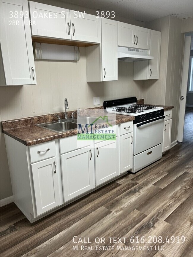 property at 3893 Oakes St SW
