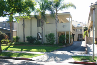 611 N Isabel St in Glendale, CA - Building Photo - Building Photo