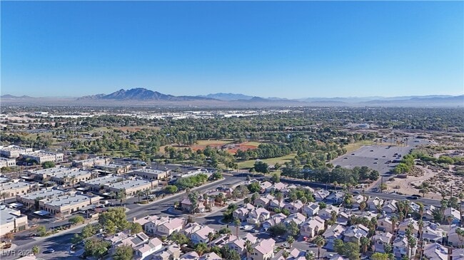 6987 Wineberry Dr in Las Vegas, NV - Building Photo - Building Photo