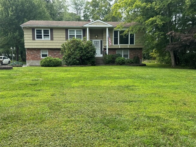 property at 553 Cross Hill Ln