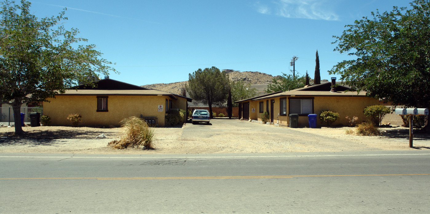 20289 Thunderbird Rd in Apple Valley, CA - Building Photo