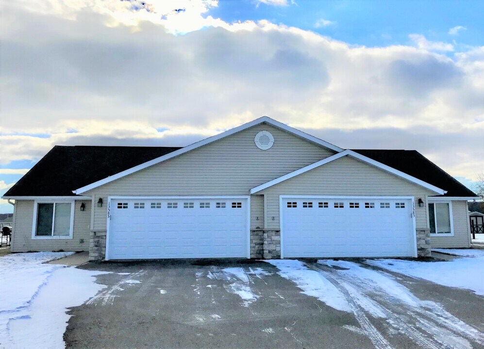 13583 42nd Ave in Chippewa Falls, WI - Building Photo