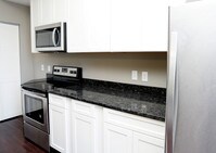 208-210 E Redwood St photo'