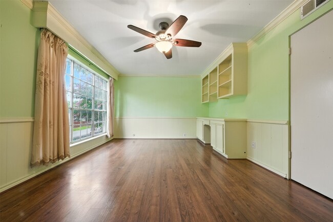 property at 3108 Vossdale Rd