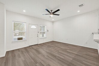 6703 St Augustine St in Houston, TX - Building Photo - Building Photo