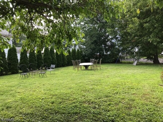 14 Walnut Pkwy, Unit 2 in Montclair, NJ - Building Photo - Building Photo