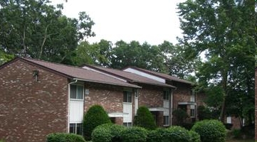 Hedgewood Apartments in Norwich, CT - Building Photo - Building Photo