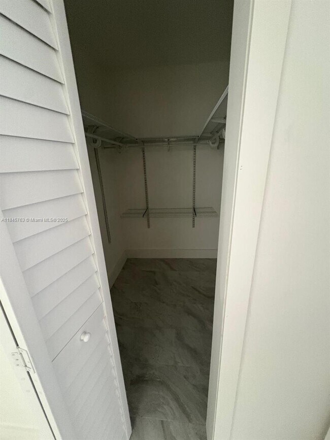 6890 Abbott Ave in Miami Beach, FL - Building Photo - Building Photo