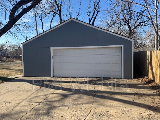 923 N Sheridan St in Wichita, KS - Building Photo - Building Photo