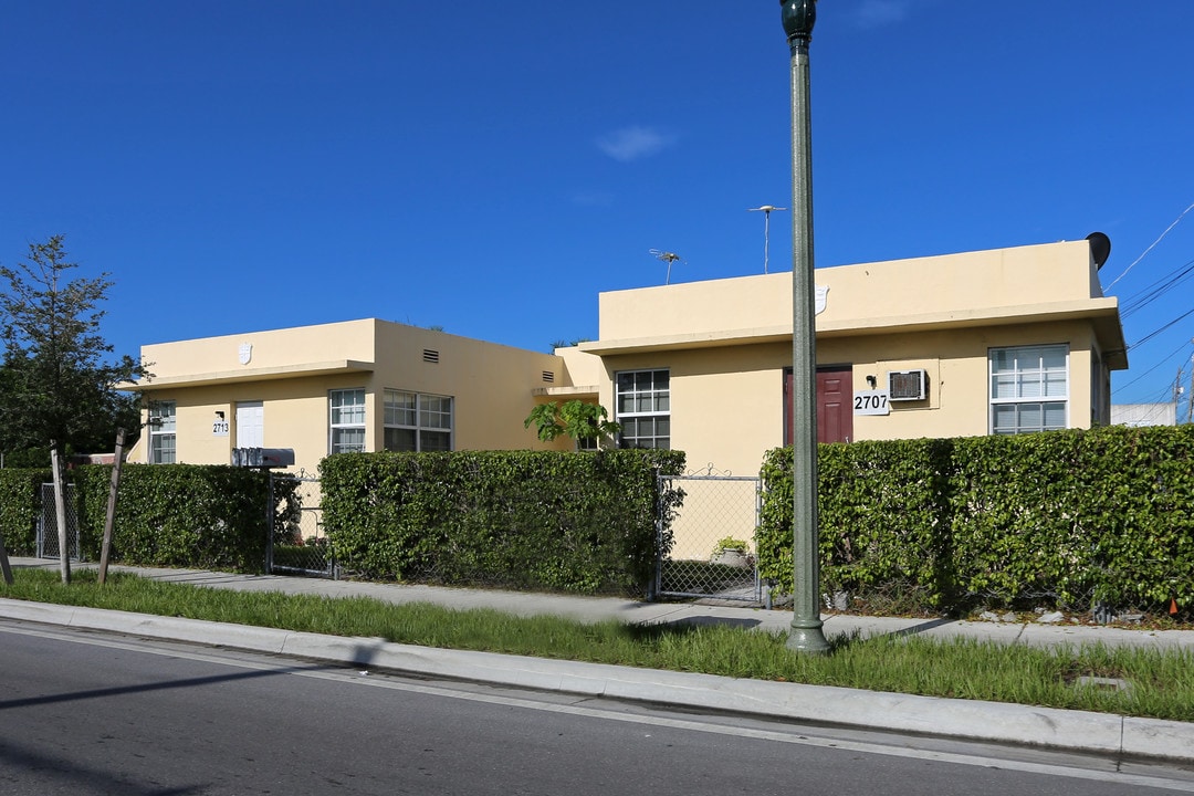 2707-2713 Georgia Ave in West Palm Beach, FL - Building Photo