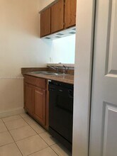 10165 Twin Lakes Dr in Coral Springs, FL - Building Photo - Building Photo