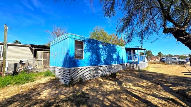 4528 La Cienega Ln in Laredo, TX - Building Photo - Building Photo