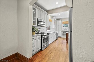 258 Hyslip Ave in Westfield, NJ - Building Photo - Building Photo