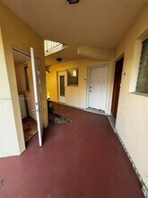 1601 NE Miami Gardens Dr in Miami, FL - Building Photo - Building Photo