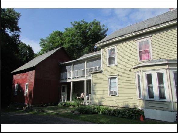 364 Western Ave in Brattleboro, VT - Foto de edificio - Building Photo