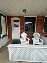 1 Caroline Ave, Unit Unit 1 in St. Clair, PA - Foto de edificio - Building Photo