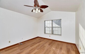 16530 Victoria Crossing Dr in Wildwood, MO - Foto de edificio - Building Photo