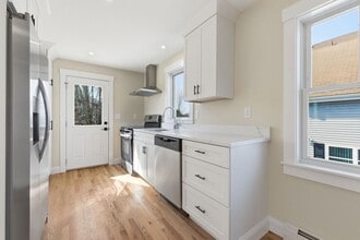 20 Beacon St in Gloucester, MA - Foto de edificio - Building Photo