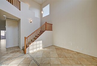 5536 Danforth Ave in Las Vegas, NV - Foto de edificio - Building Photo