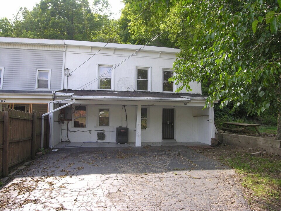 649 Halsey Ave in Cincinnati, OH - Building Photo