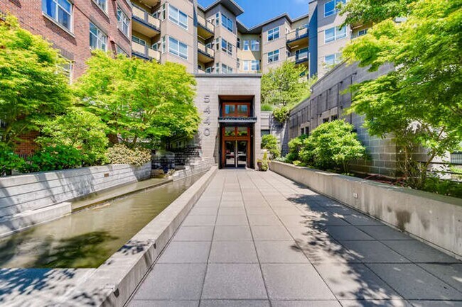 5440 Leary Ave NW in Seattle, WA - Foto de edificio - Building Photo