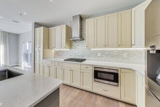 1458 Piccard Dr in Rockville, MD - Building Photo - Building Photo