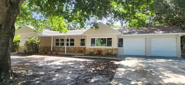property at 89 NW Shannon Ave