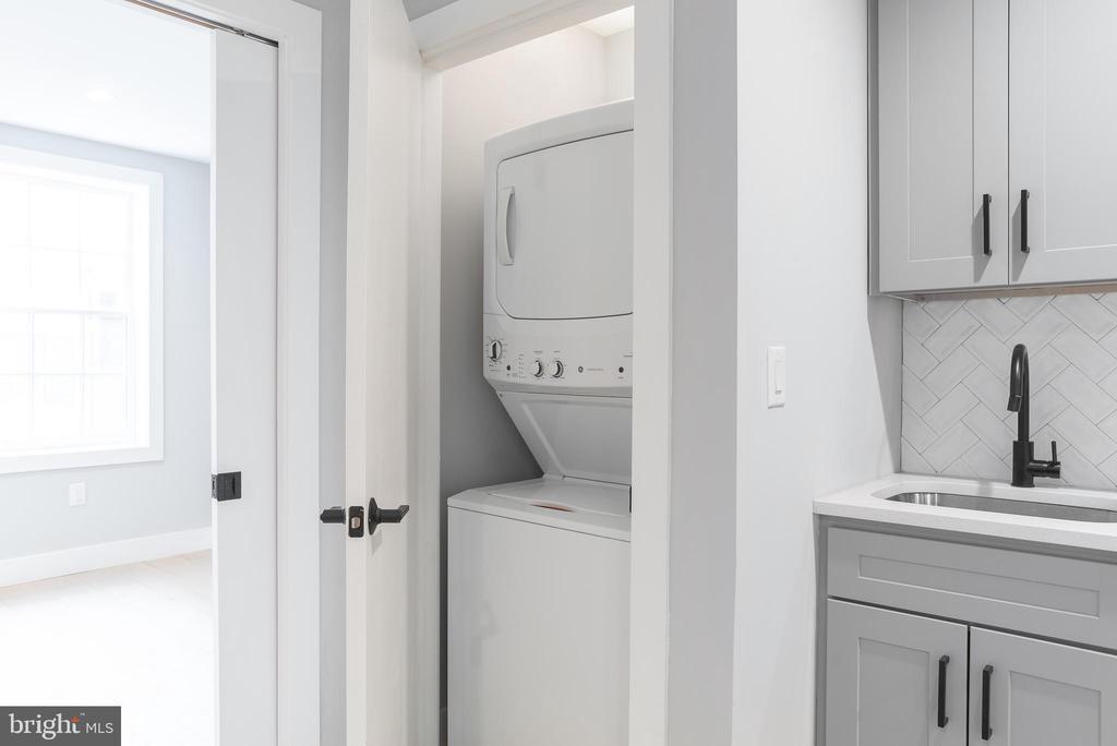1707 Rittenhouse Square in Philadelphia, PA - Building Photo