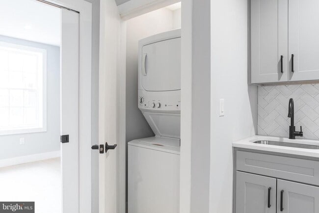 property at 1707 Rittenhouse Square