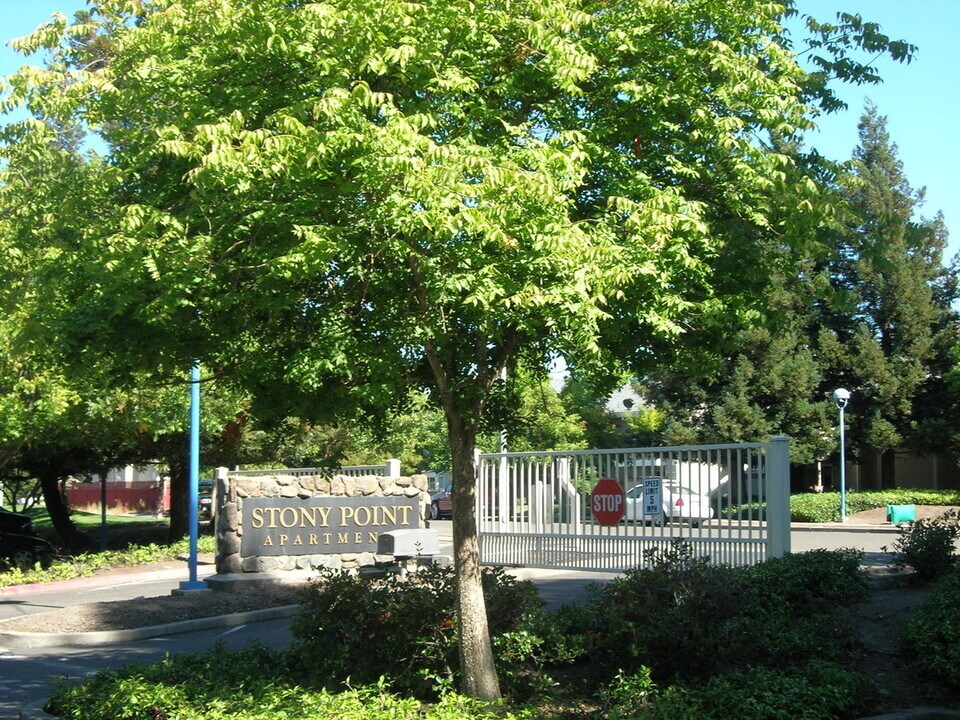 1920 Lazzini Ave in Santa Rosa, CA - Building Photo