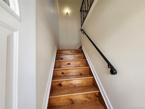 33 Graywood Rd in Port Washington, NY - Building Photo - Building Photo